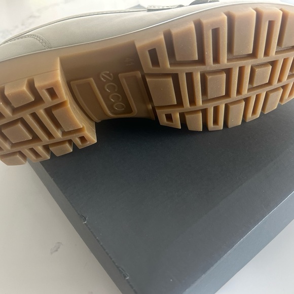 BRAND NEW Never Worn ECCO Loafers - Picture 4 of 5